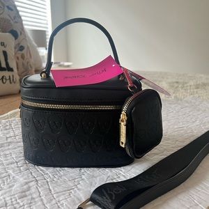 Betsey Johnson Skull Top Handle Crossbody Bag 💀